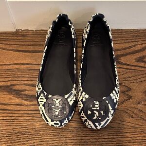 Tory Burch Geometric Navy and White Reva Flats